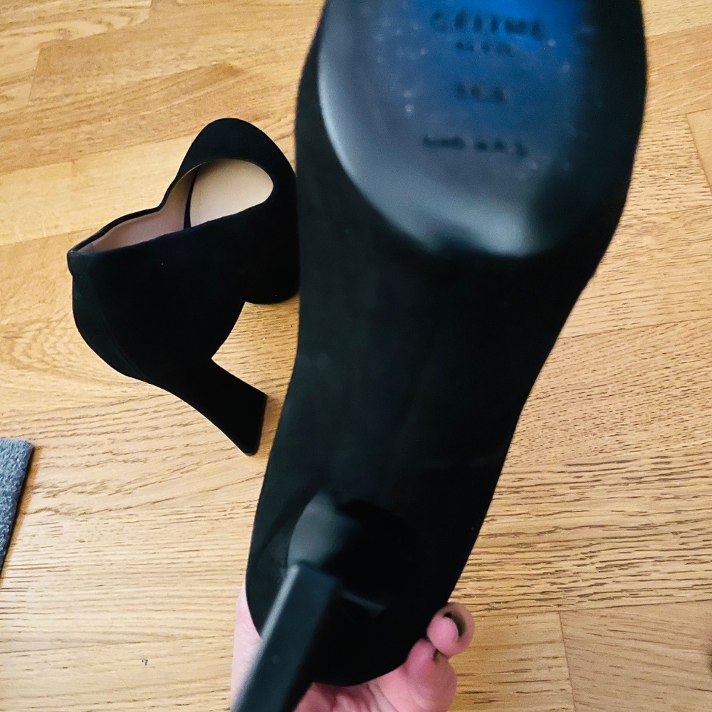 Brand new, never worn. Celine Black suede heels size 8.5 - Picture 6 of 7
